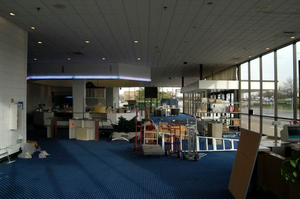 Showcase Cinemas Pontiac 6-12 - April 2003 (newer photo)